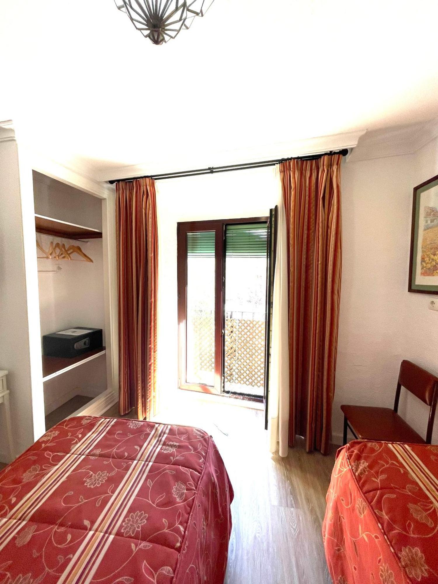 Pension Zurita Granada Exterior photo